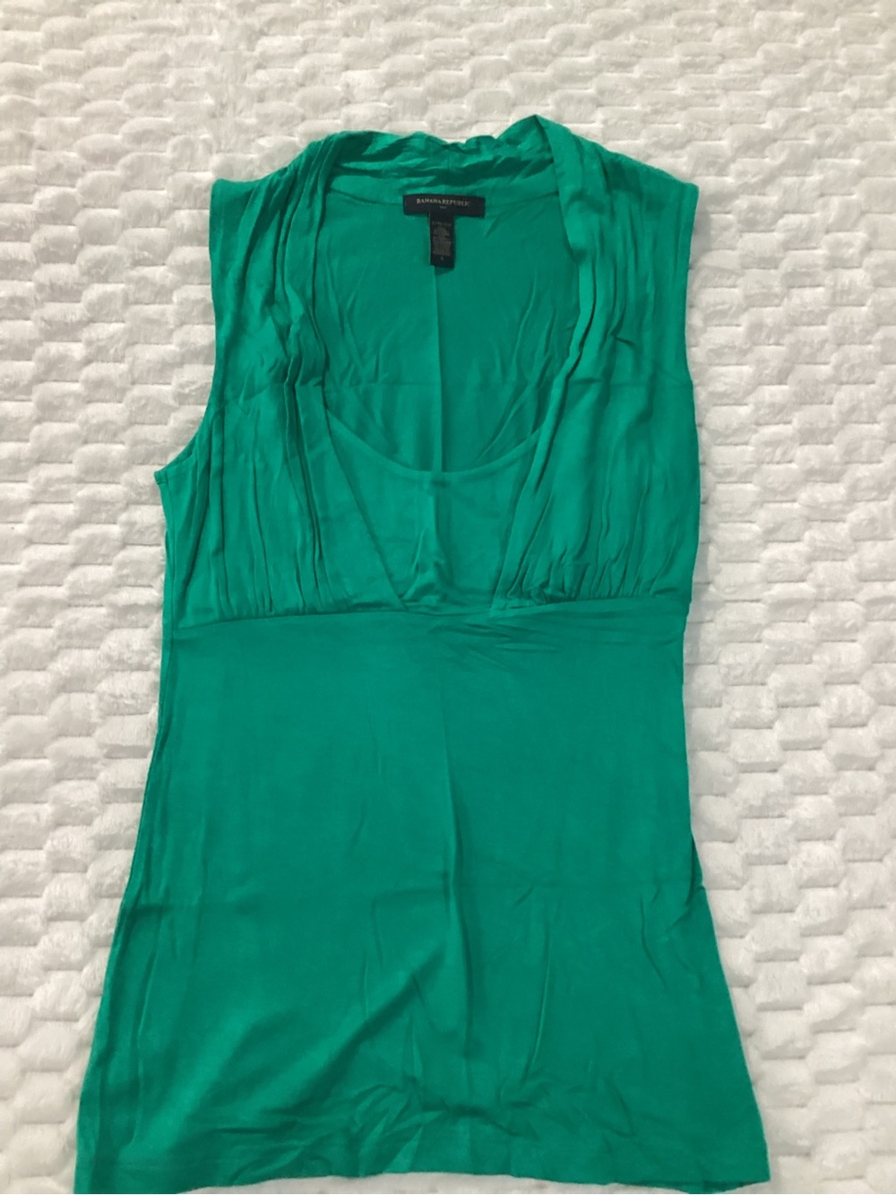 Banana Republic Green Sleeveless V-Neck Tank size small #f2